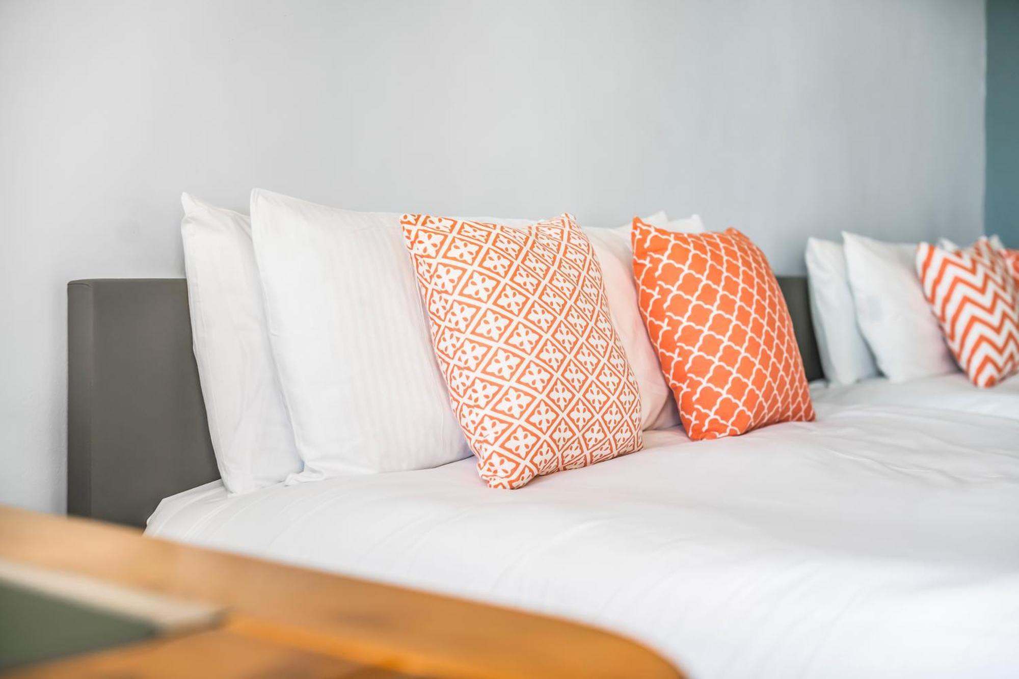 Stunning Massive Bedroom +Direct Thames River View 런던 외부 사진